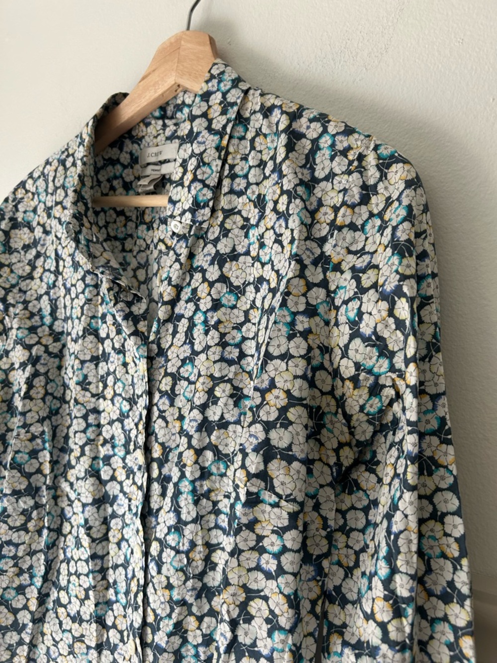 J. Crew 10 Perfect Navy Blue Floral Long Sleeve Cotton Button-Down Shirt - Picture 3 of 6